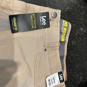 Brand new Lee Extreme Motion Khaki Jean 40x32